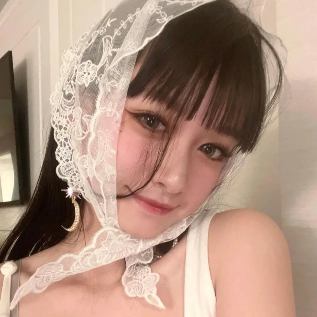 年轻女人